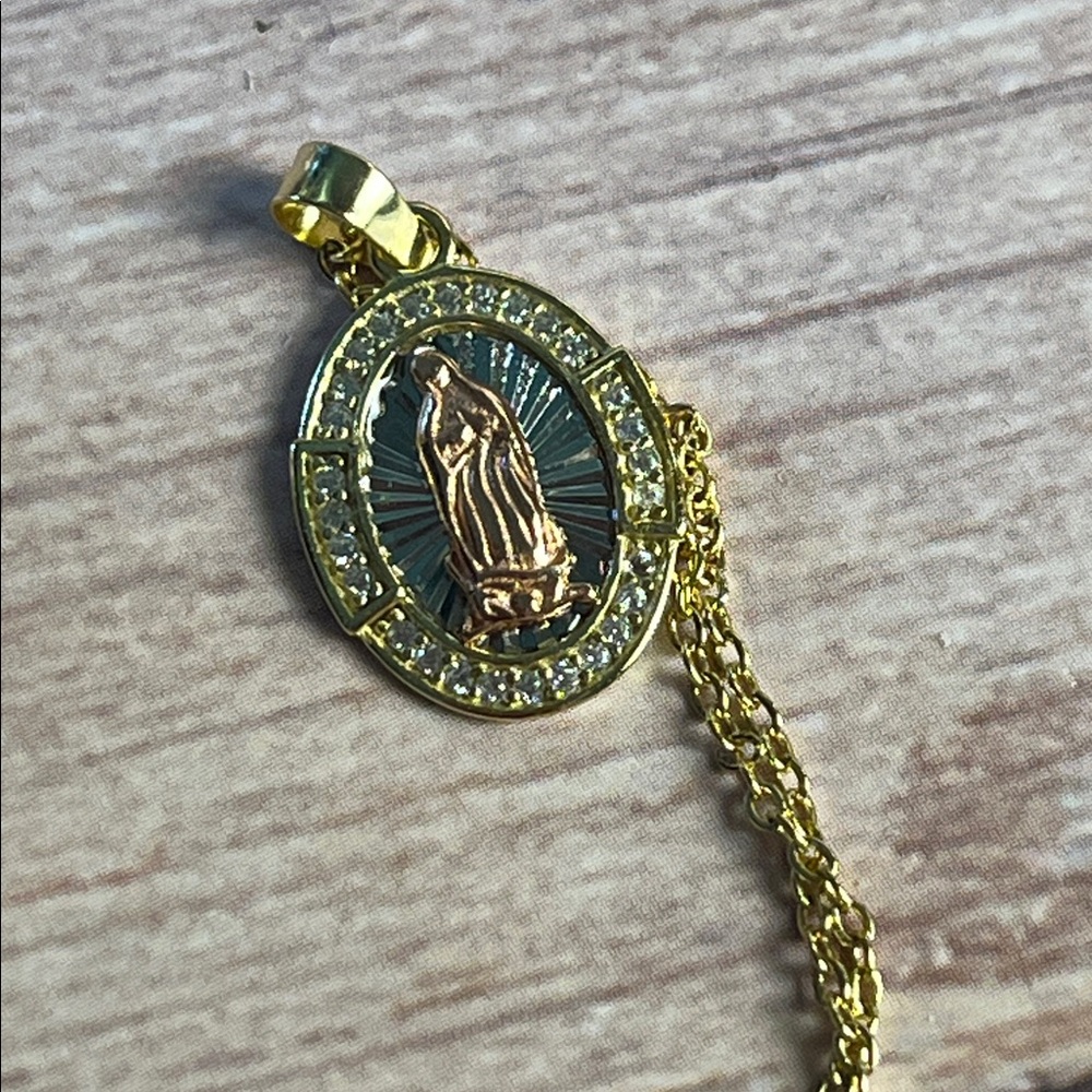 Isabella M. Sterling silver Mary Pendant Necklace NWT